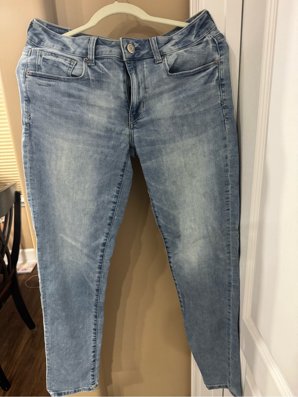 american eagle jeans women size 8  Super Stretch (CL-3)